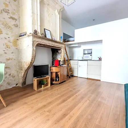 Oda ve Kahvaltı Saint Michel 4*