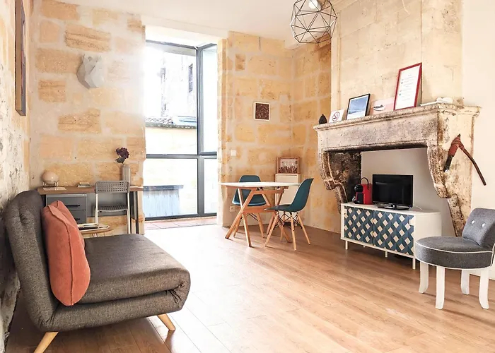 فندق مبيت وإفطار Saint Michel 4*